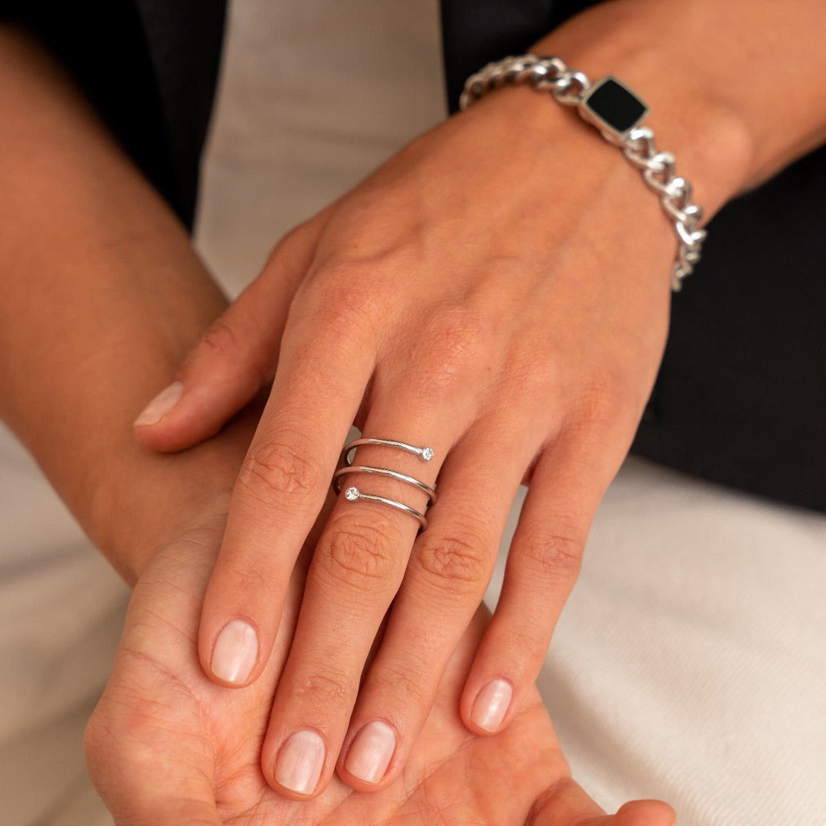 Anel Espiral com Zircônia Prata