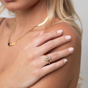 Anel de Pedra Retangular Banhado a Ouro 18K