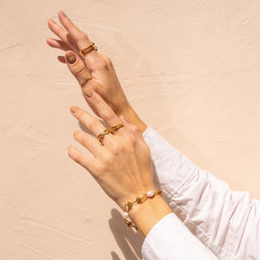 Pulseira Nó com Pérolas Banhado a Ouro 18k